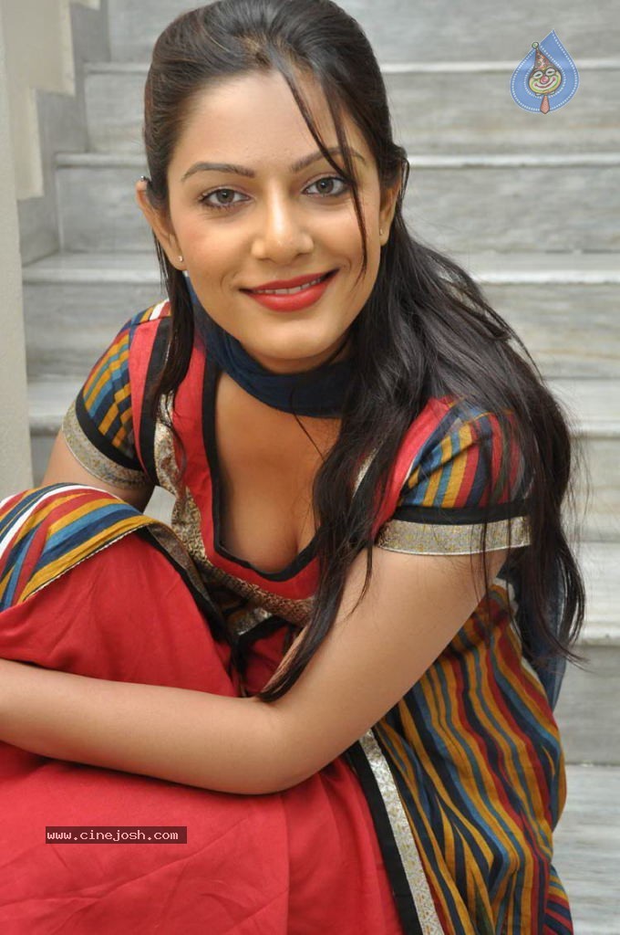 Anjali Stills  - 18 / 39 photos