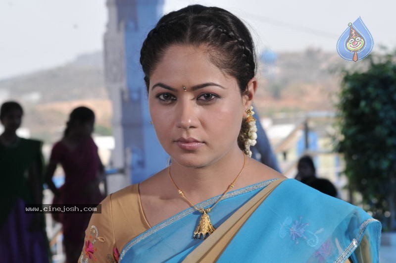 Anupoorva Stills  - 8 / 30 photos