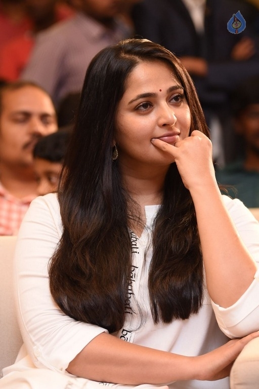 Anushka at Baahubali Press Meet - 20 / 42 photos