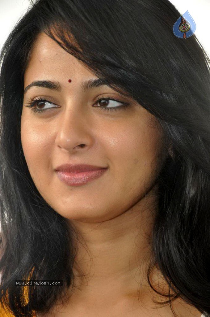 Anushka Latest Photos - 13 / 73 photos