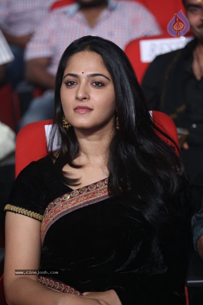 Anushka Stills - 13 / 109 photos