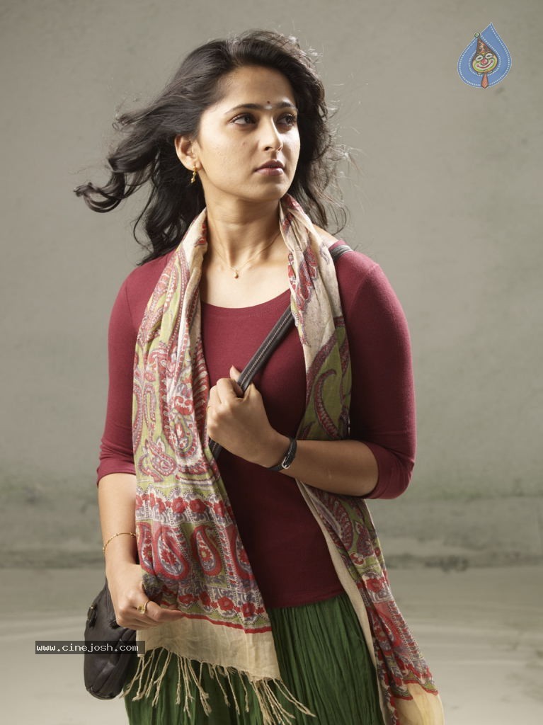 Anushka Stills in Nanna Movie - 1 / 25 photos