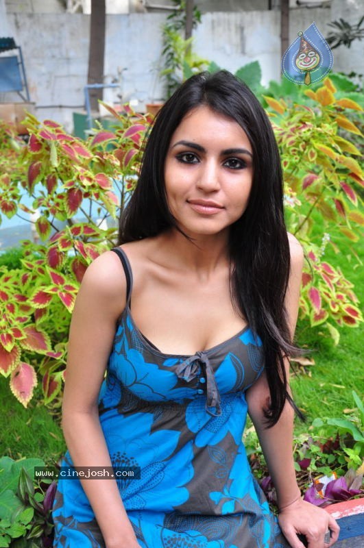 Aparna Sharma Hot Stills - 2 / 167 photos