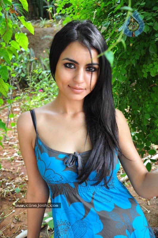 Aparna Sharma Hot Stills - 8 / 167 photos