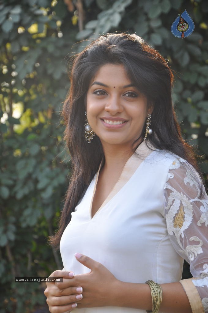 Archana Kavi Stills - 2 / 75 photos