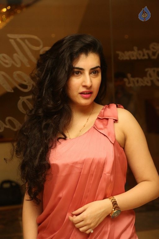 Archana Latest Photos - 20 / 39 photos