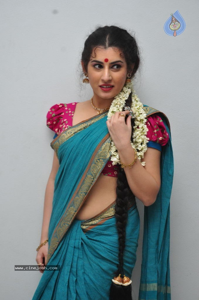 Archana New Gallery - 17 / 52 photos