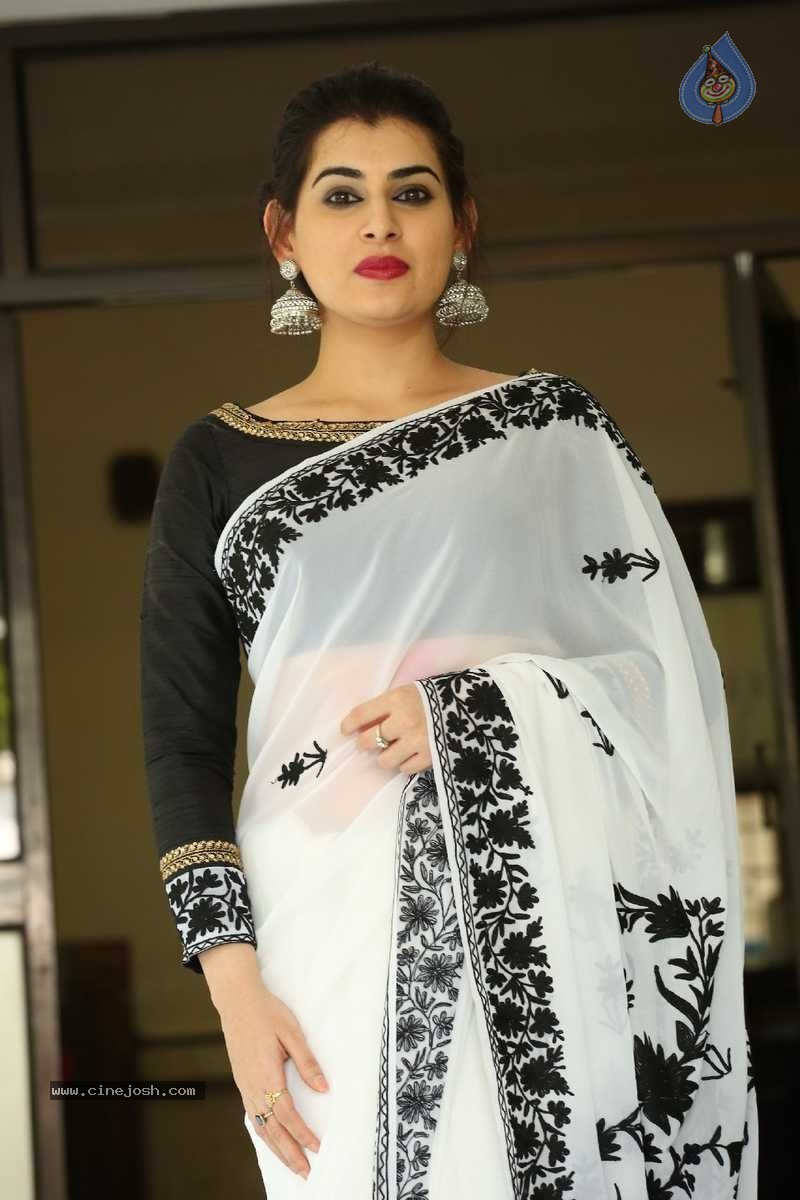 Archana New Pics - 6 / 57 photos