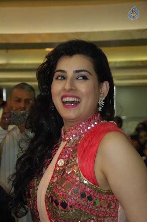 Archana New Pics - 4 / 25 photos