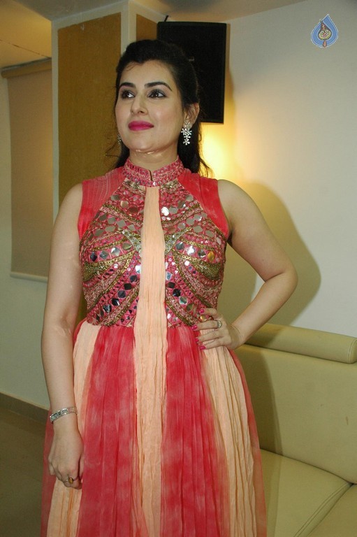 Archana New Pics - 7 / 25 photos