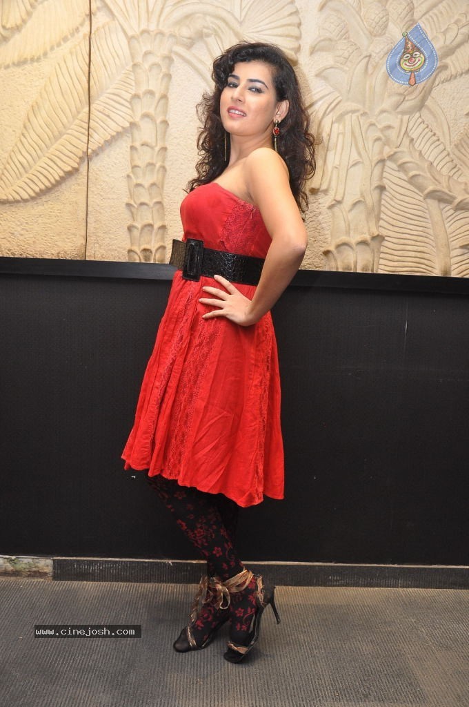 Archana New Stills - 1 / 68 photos