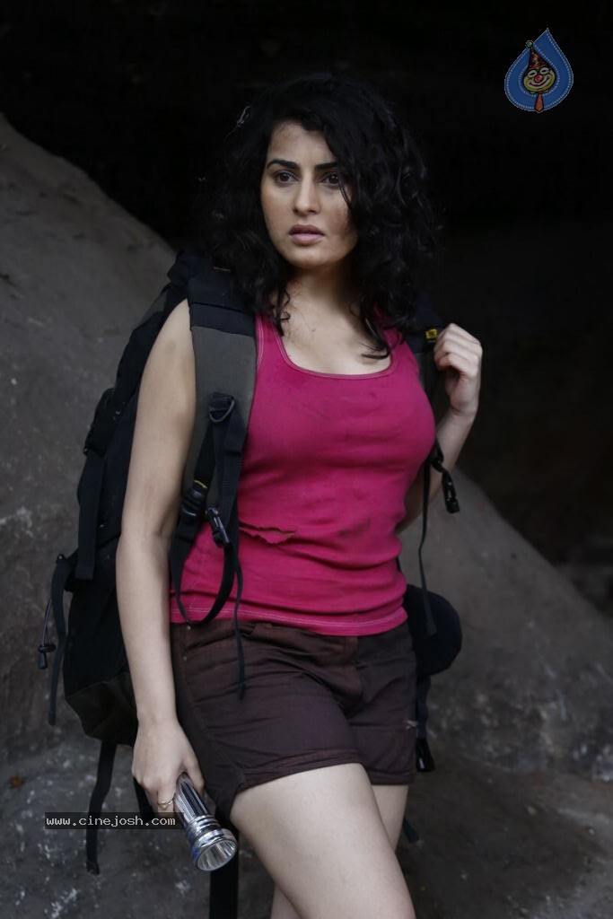 Archana New Stills - 13 / 61 photos