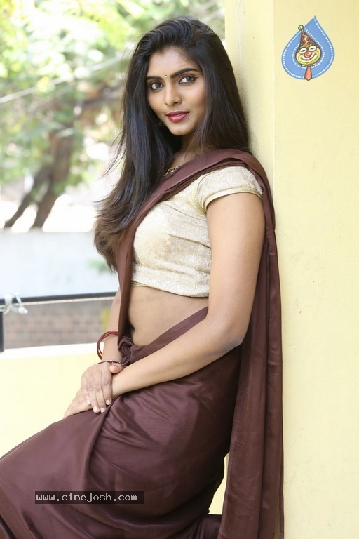 Aslesha Latest Photos - 8 / 18 photos