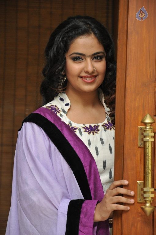 Avika Gor Latest Photos - 16 / 31 photos