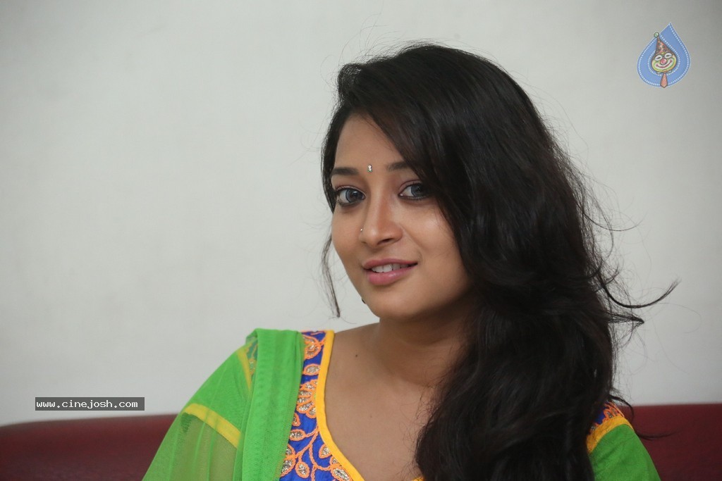 Bhanu Sri Stills - 7 / 100 photos