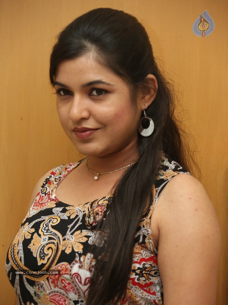 Bhavani Agarwal Latest Photos - 6 / 65 photos