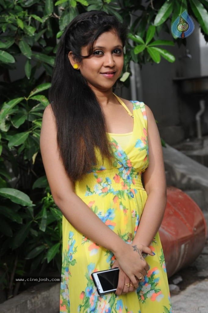 Bhavisyika Stills - 11 / 99 photos