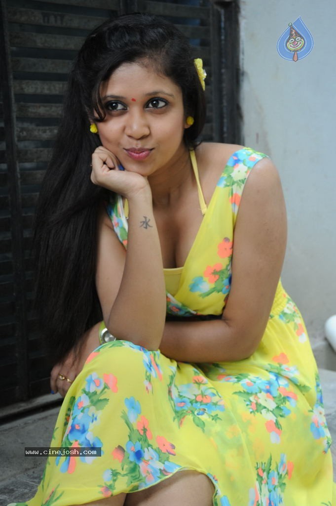 Bhavisyika Stills - 13 / 99 photos