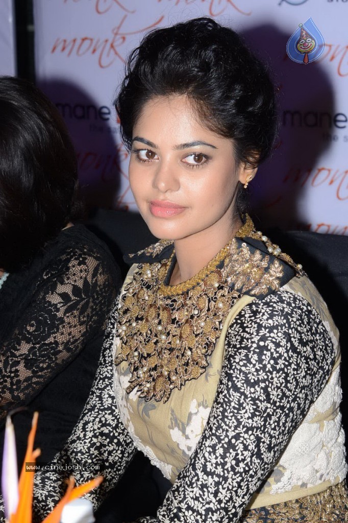 Bindhu Madhavi Latest Pics - 6 / 37 photos