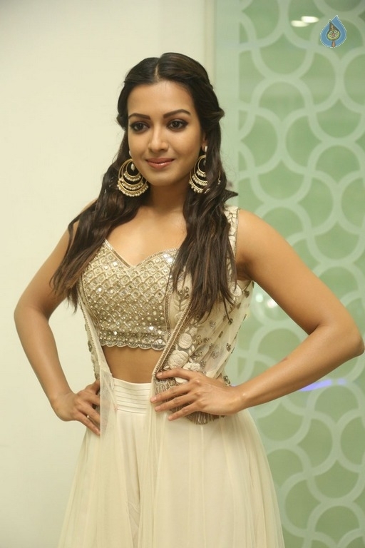 Catherine Tresa Latest Gallery - 12 / 21 photos