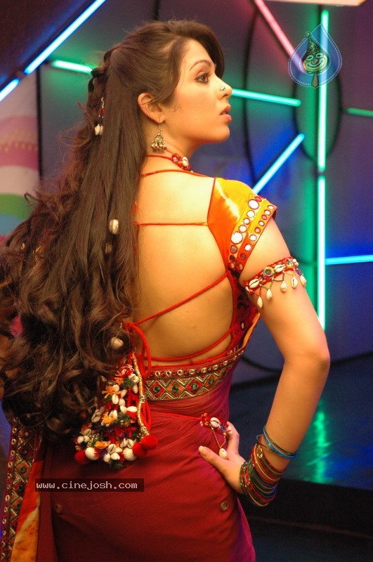 Charmi Stills In Sye Aata Movie - 3 / 6 photos
