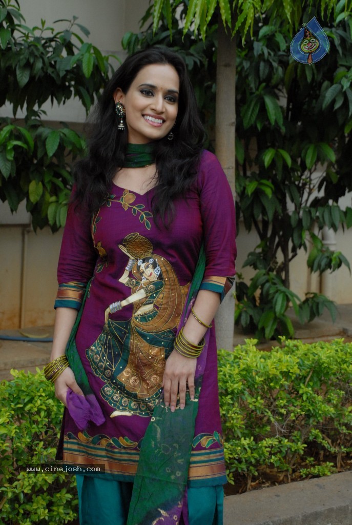 Chinmayi Ghatrazu Latest Stills - 12 / 40 photos