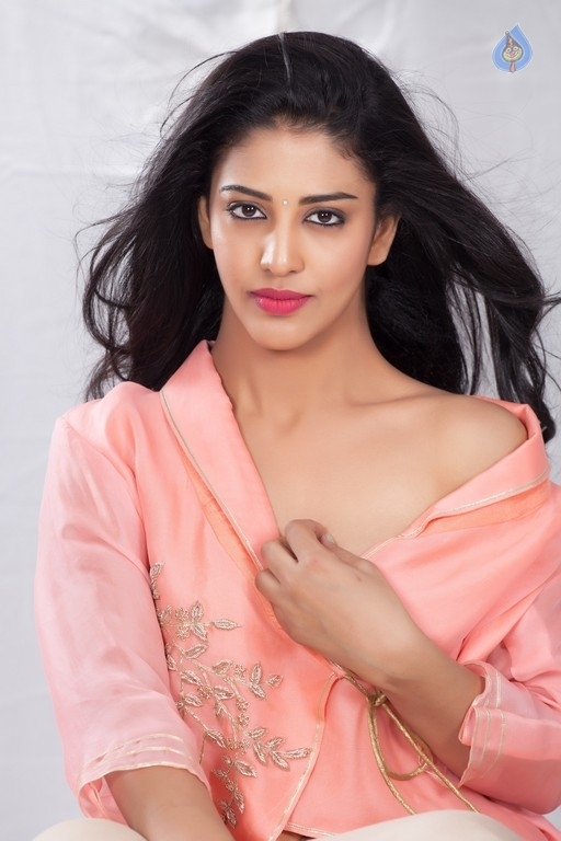 Daksha Nagarkar Latest Photo Shoot - 3 / 15 photos