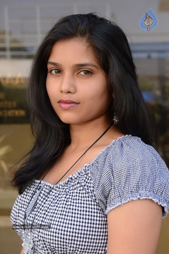 Debiraa Stills - 14 / 26 photos