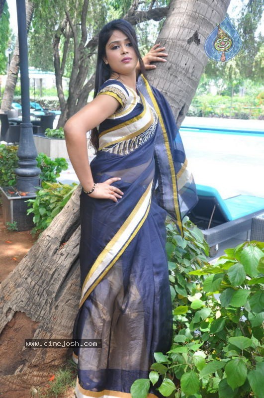 Deepa Hot Stills - 20 / 36 photos