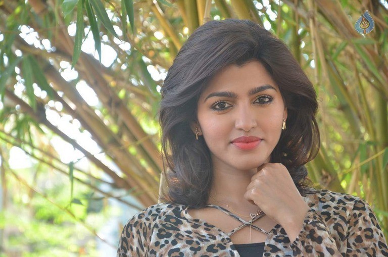 Dhansika Latest Photos - 16 / 21 photos