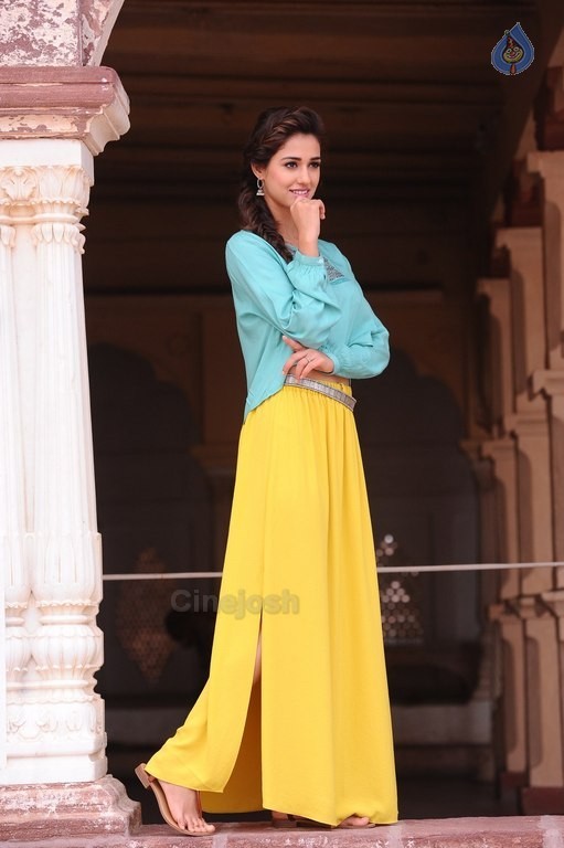 Disha Patani New Pics - 2 / 26 photos