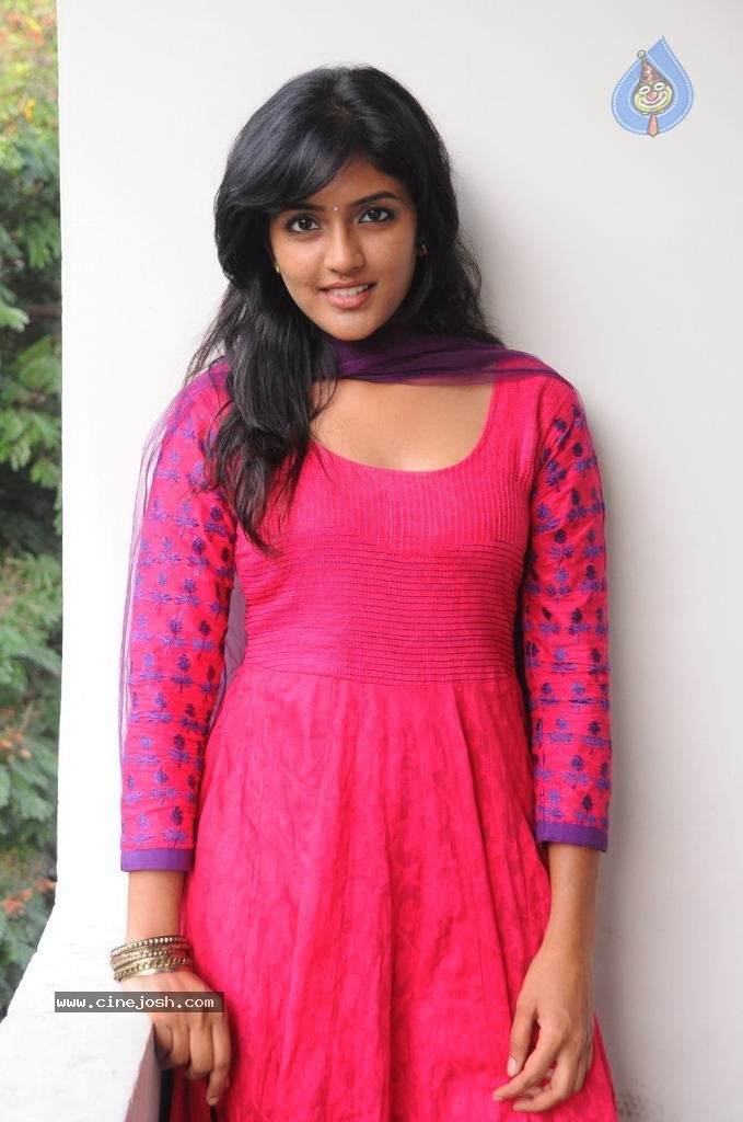 Eesha New Stills - 12 / 47 photos