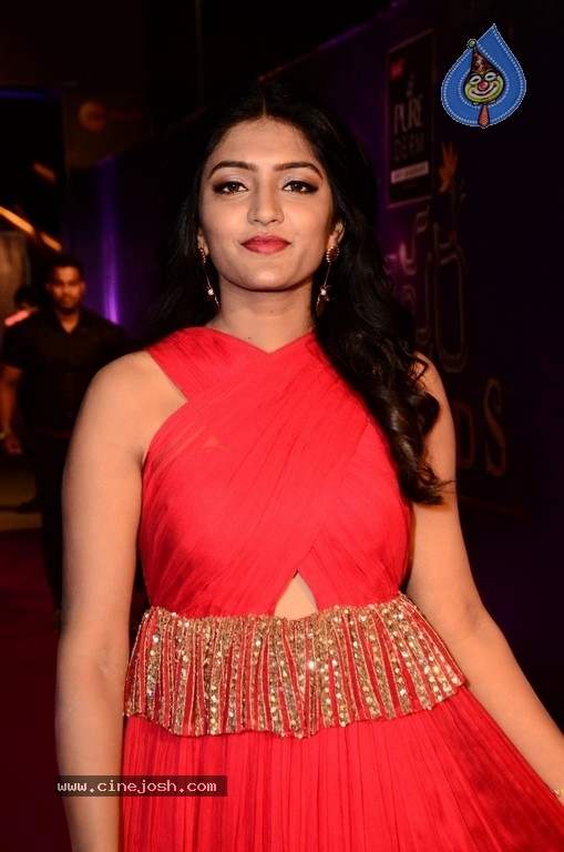 Eesha Rebba at Zee Apsara Awards - 7 / 20 photos