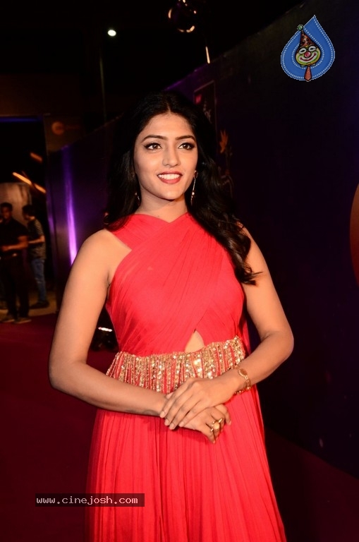 Eesha Rebba at Zee Apsara Awards - 12 / 20 photos