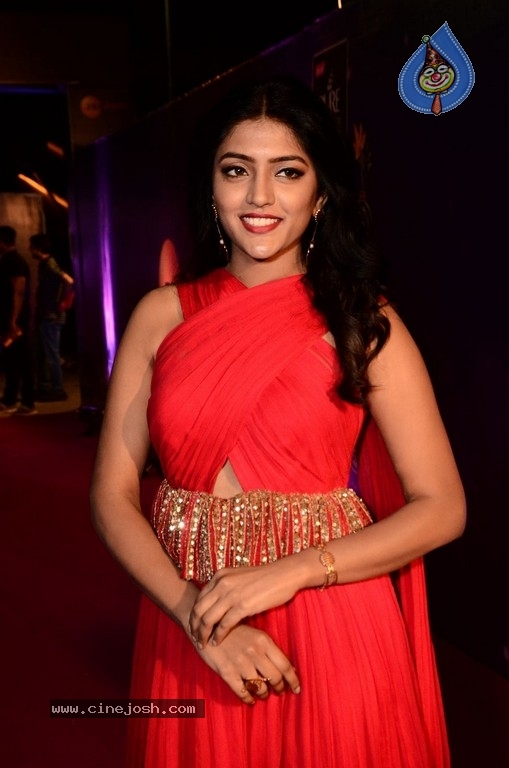 Eesha Rebba at Zee Apsara Awards - 14 / 20 photos