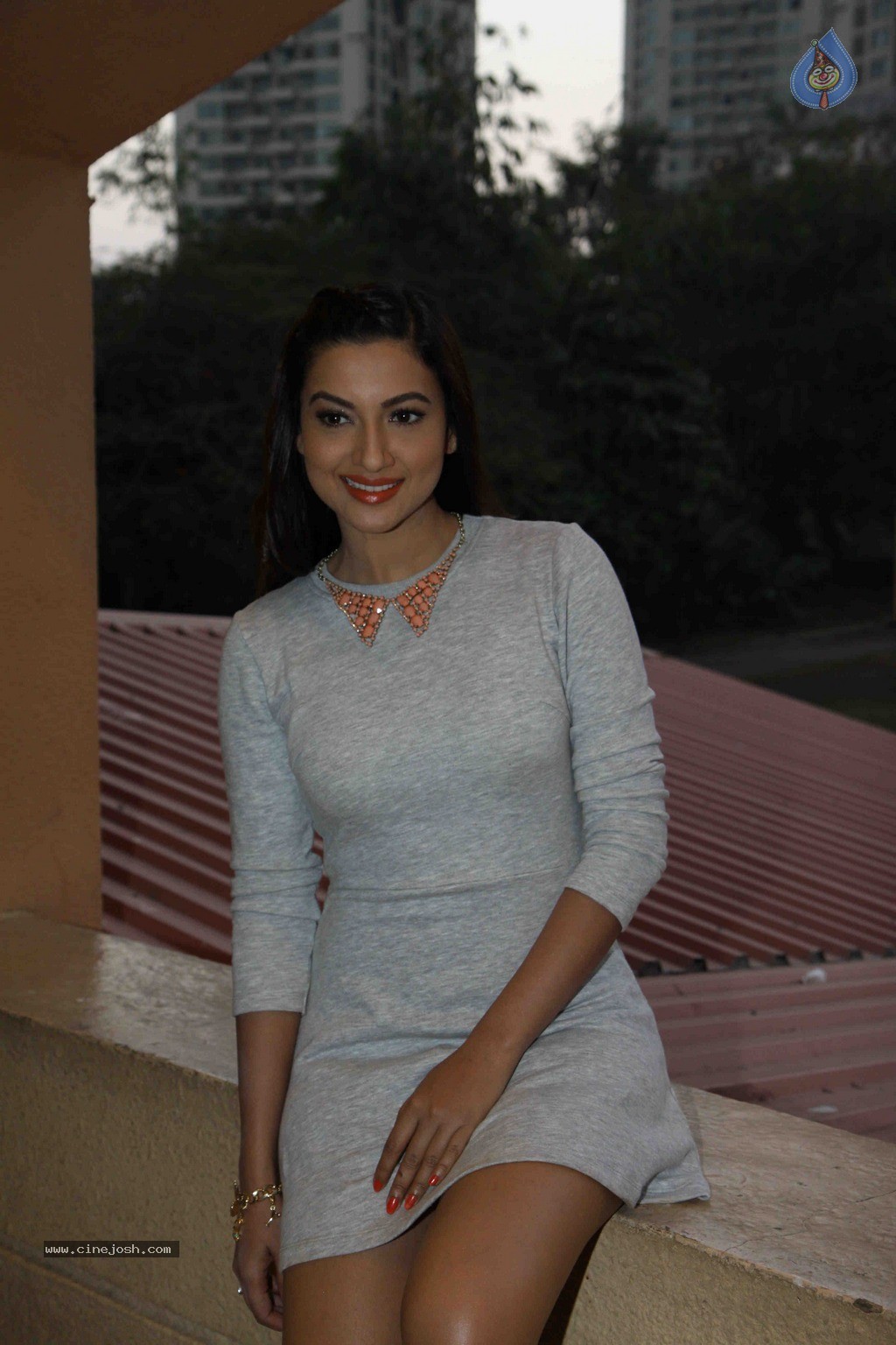 Gauhar Khan Stills - 19 / 23 photos