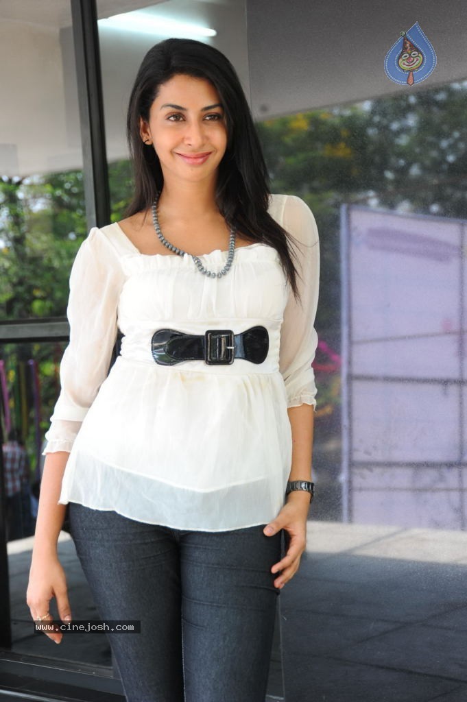 Gayatri Iyer New Stills - 2 / 66 photos