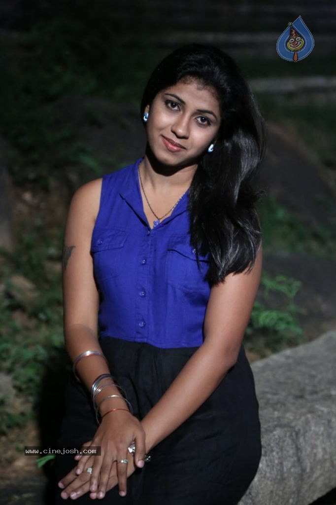 Geethanjali Stills - 13 / 48 photos