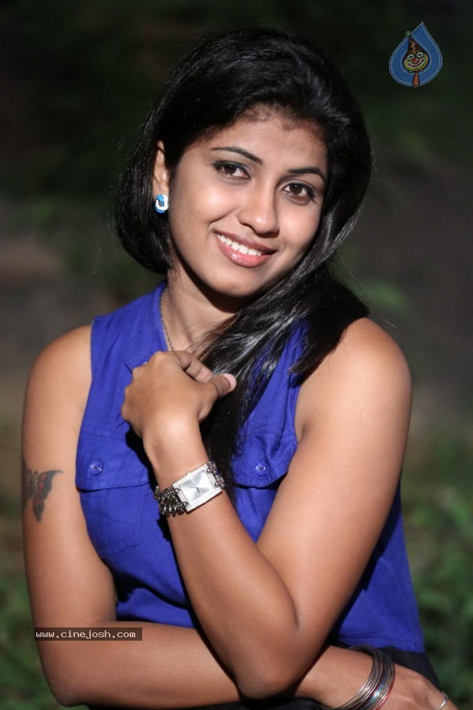 Geethanjali Stills - 14 / 48 photos