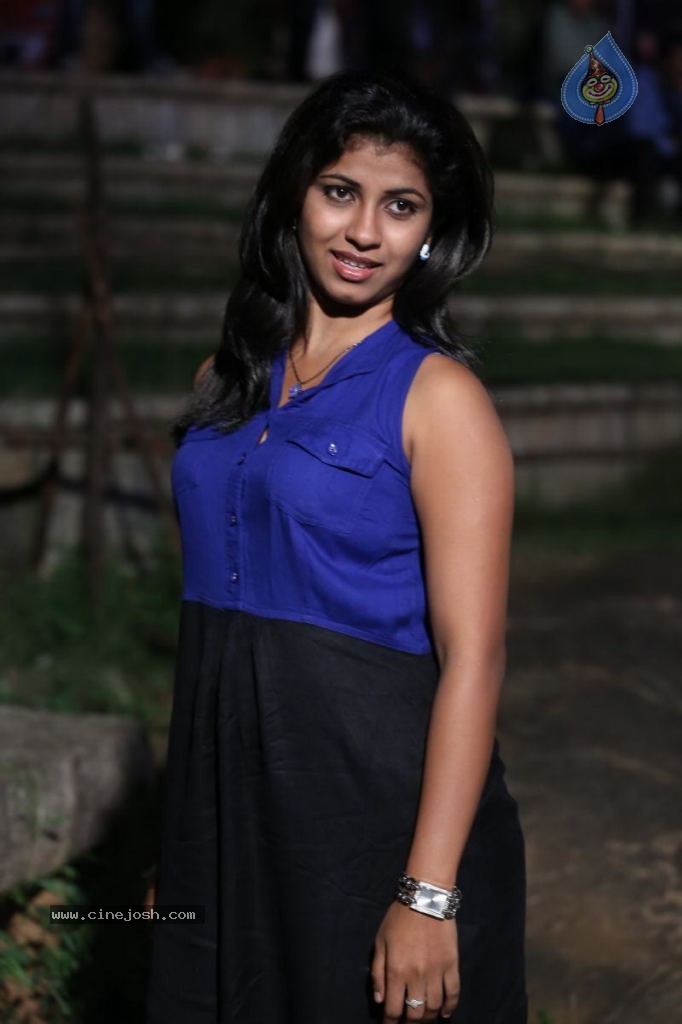 Geethanjali Stills - 16 / 48 photos