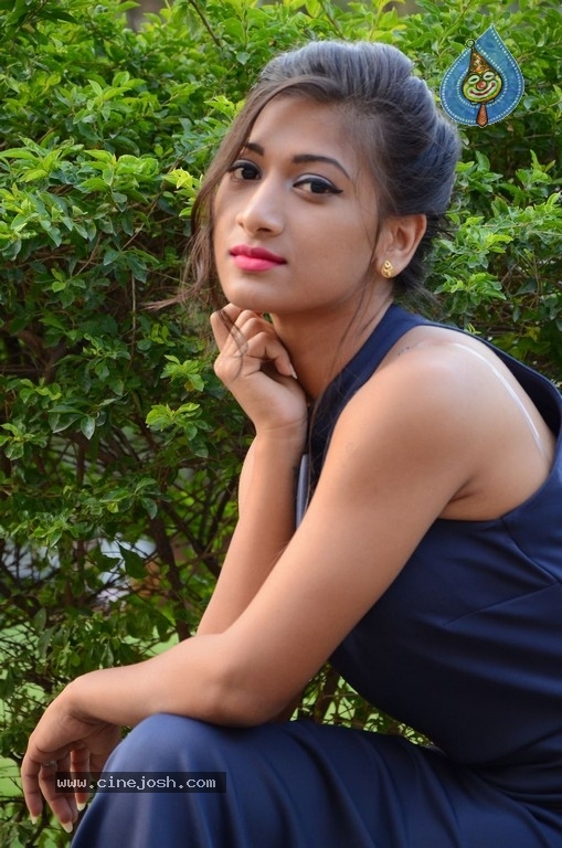 Geethika New Pics - 19 / 20 photos