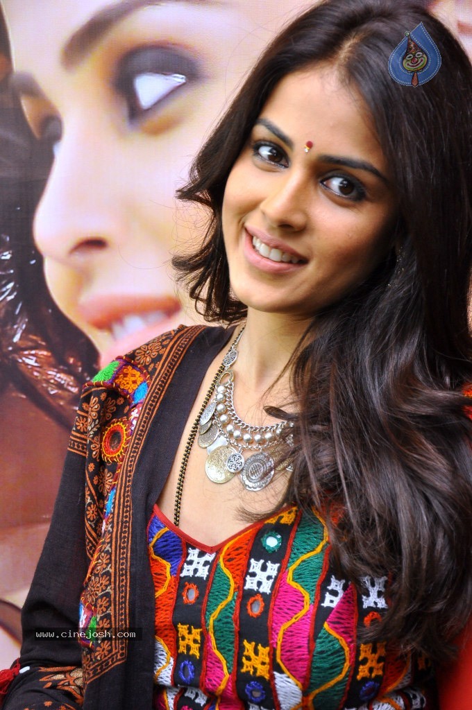 Genelia Latest Stills - 5 / 42 photos