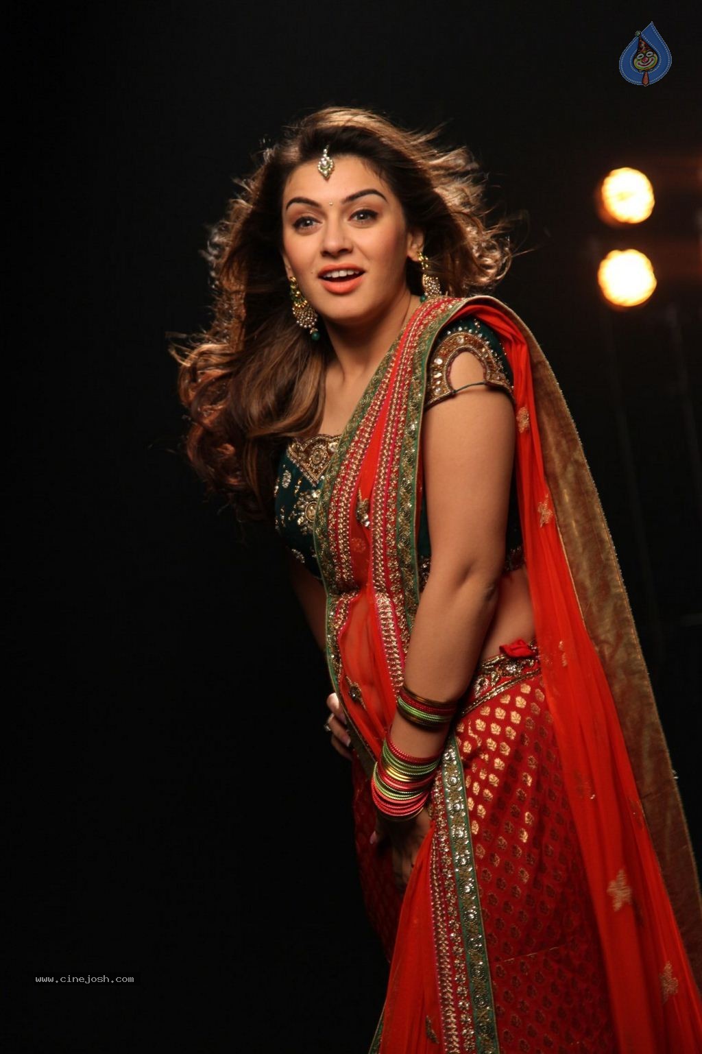 Hansika New Pics - 15 / 28 photos