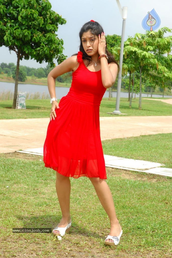 Harika New Gallery - 10 / 65 photos