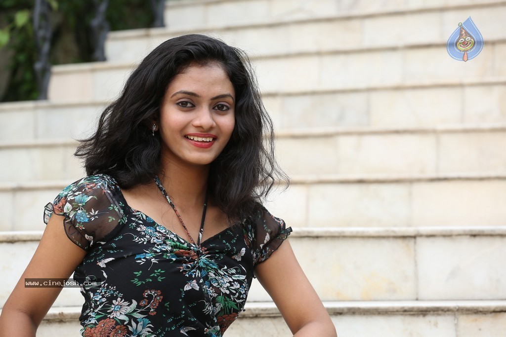 Harika New Photos - 17 / 84 photos