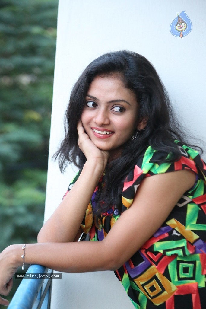 Harika New Stills - 16 / 70 photos