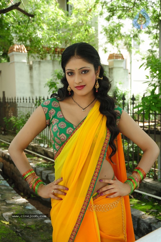 Haripriya New Gallery - 5 / 77 photos