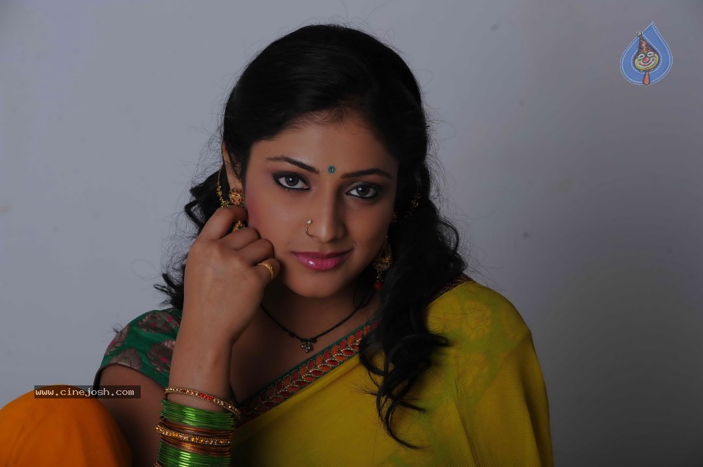 Haripriya New Gallery - 13 / 77 photos