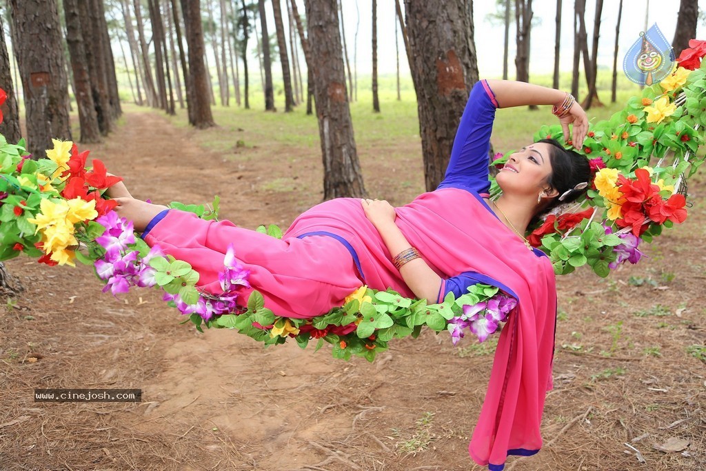 Haripriya New Pics - 11 / 77 photos