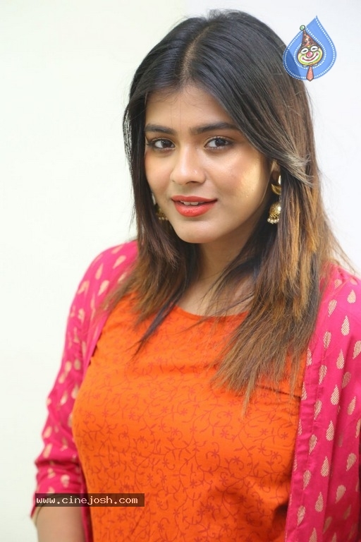 Hebah Patel Interview Photos - 4 / 17 photos